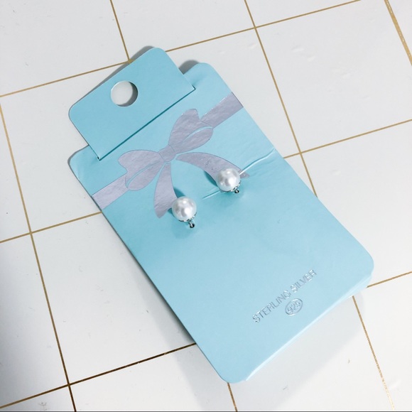 NWT Sterling Silver Pearl Studs (brand new) - Picture 2 of 2